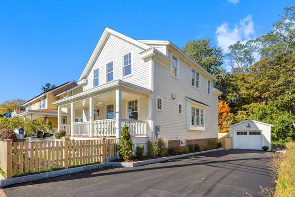 14 Highland Ave, Newburyport, MA 01950