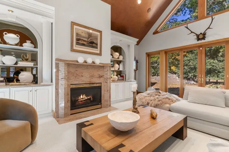 8 Hawk Hill Ln, Ipswich, MA 01938 - #2