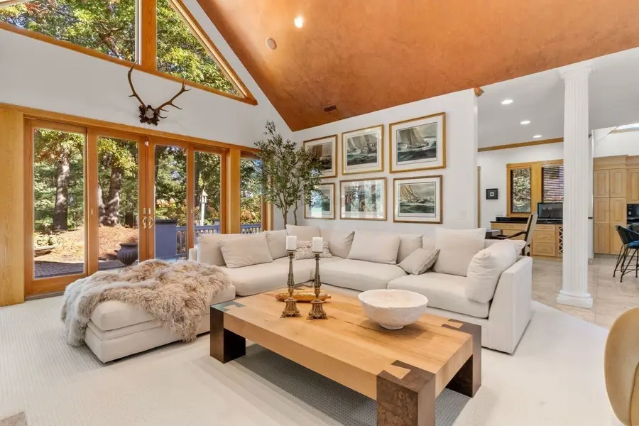 8 Hawk Hill Ln, Ipswich, MA 01938 - #3