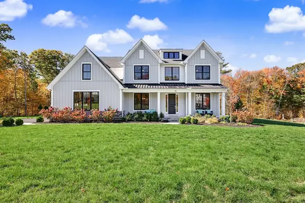26 Whalen Rd, Hopkinton, MA 01748