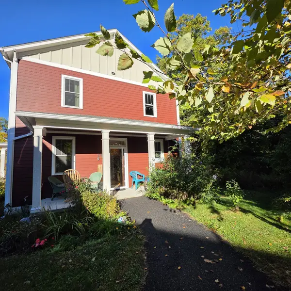 117 Olander Dr #17B, Northampton, MA 01060