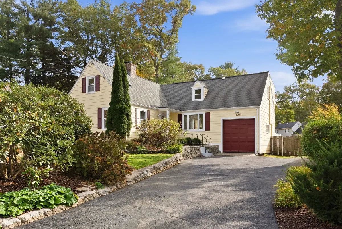 128 Laurel Dr, Needham, MA 02492 - #1