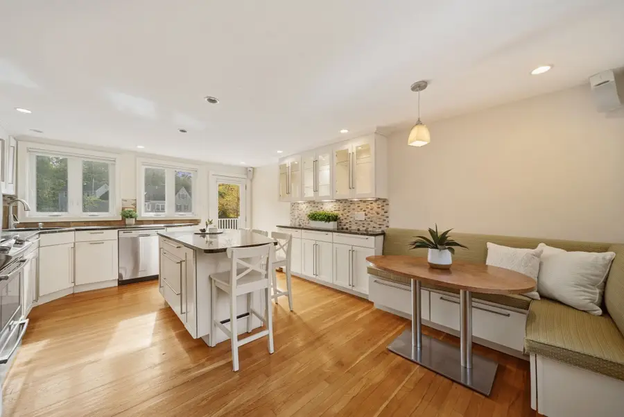128 Laurel Dr, Needham, MA 02492 - #3