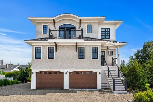 245 Northern Boulevard, Newburyport, MA 01950