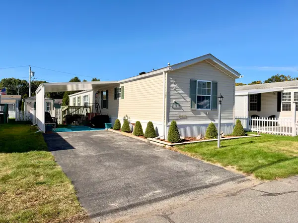 30 Holiday Cir, Chicopee, MA 01020
