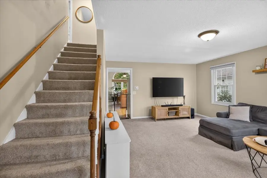 55 Dutchess St, Springfield, MA 01129 - #3