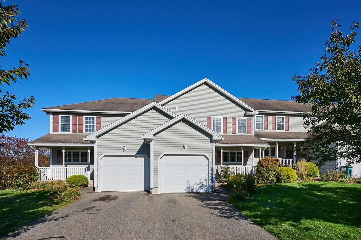 211 East St #11, Easthampton, MA 01027 - #1