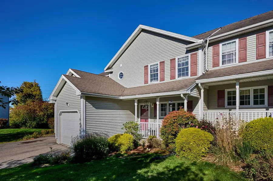 211 East St #11, Easthampton, MA 01027 - #2