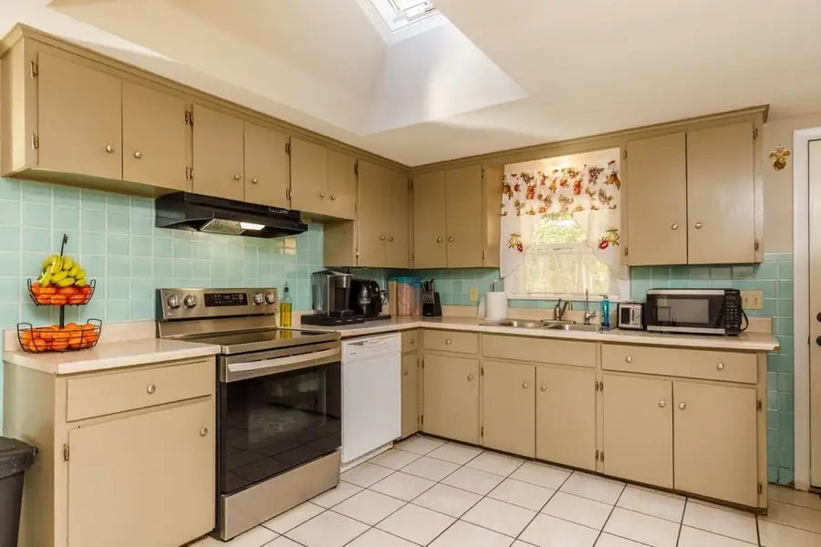 360 Blossom Street, Fitchburg, MA 01420 - #3