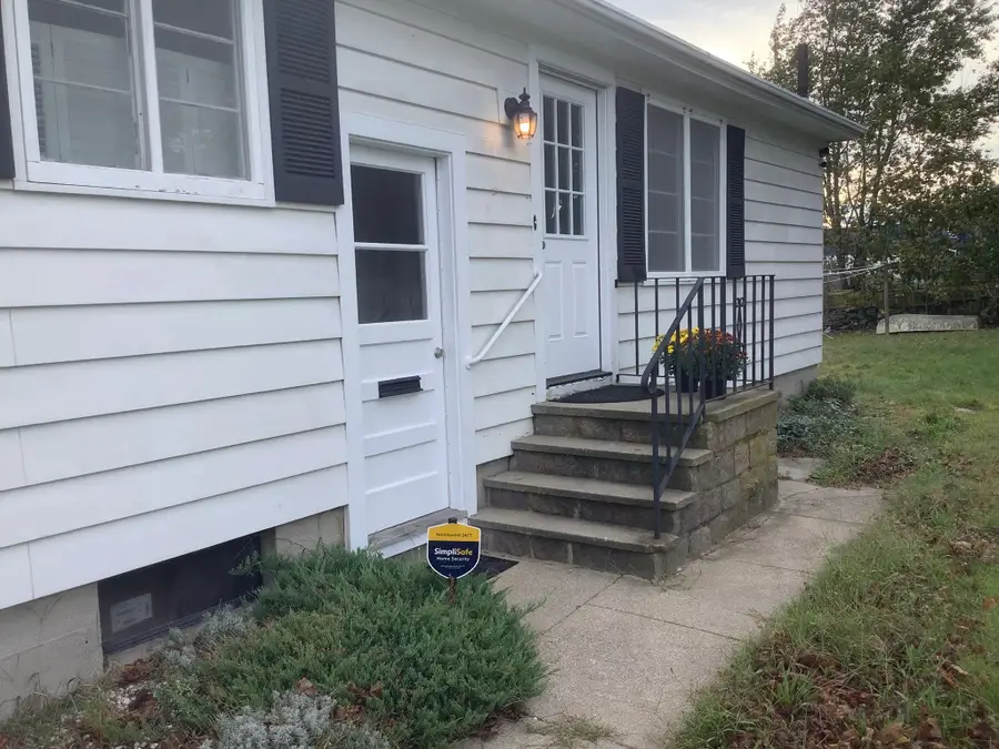 10 Clara St, New Bedford, MA 02744 - #3