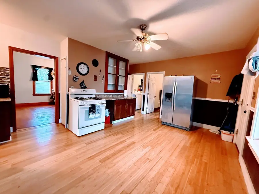 238 Pleasant St, Southbridge, MA 01550 - #3