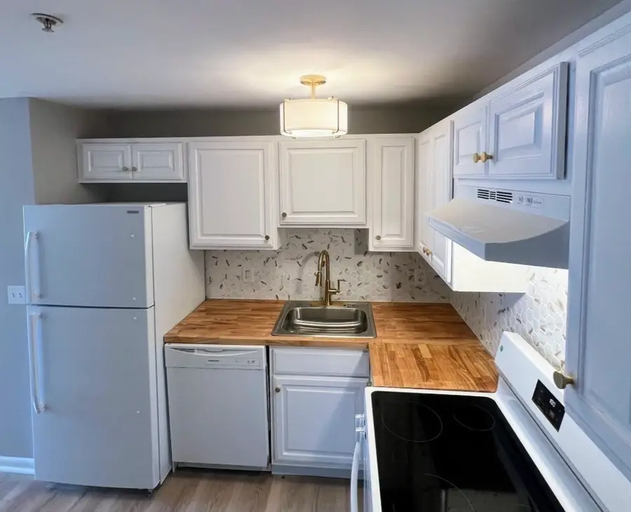 16 Woodman Way #8, Newburyport, MA 01950 - #2