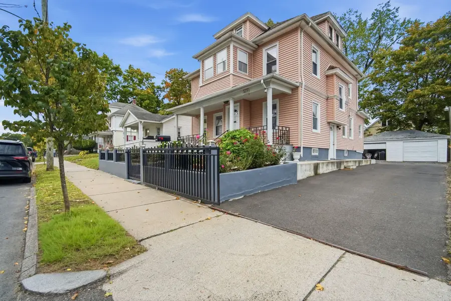 98 Bristol Street, Springfield, MA 01109 - #2