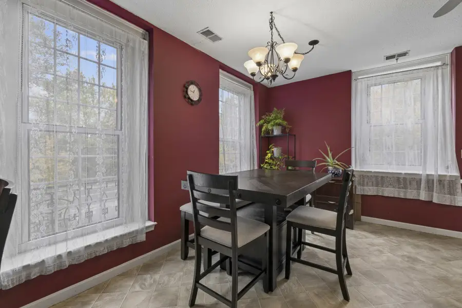 104 Hartford Ave E #1, Uxbridge, MA 01569 - #3