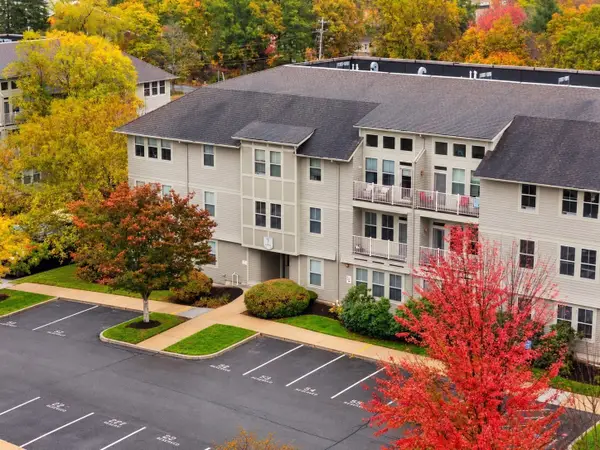 3 Harvest Dr #305, North Andover, MA 01876
