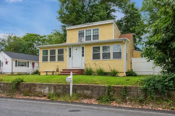 100 Mascuppic Trail, Tyngsborough, MA 01879