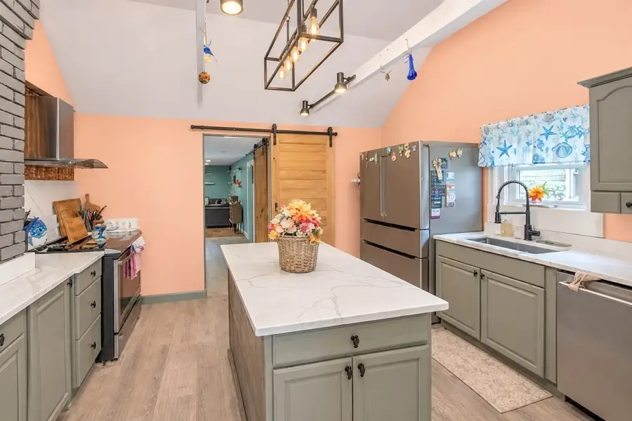 21 Custer St, Rockland, MA 02370 - #3