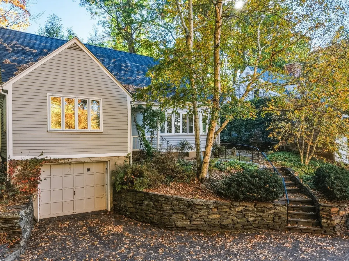 31 Langworthy Rd, Northampton, MA 01060 - #1