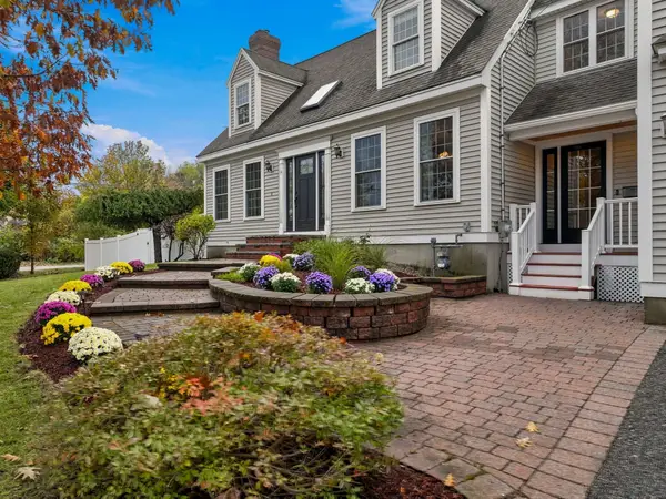 14 South Hampton Rd, Amesbury, MA 01913