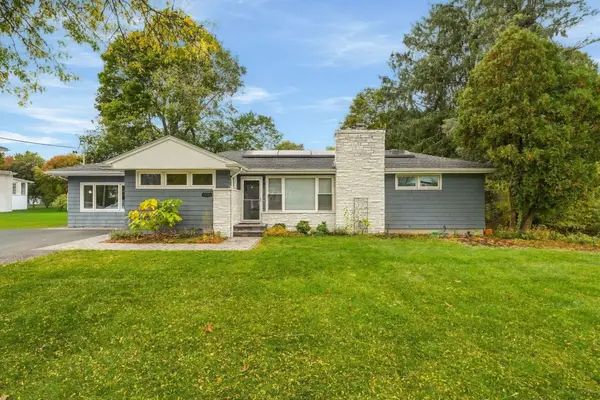 655 Gardners Neck Rd, Swansea, MA 02777