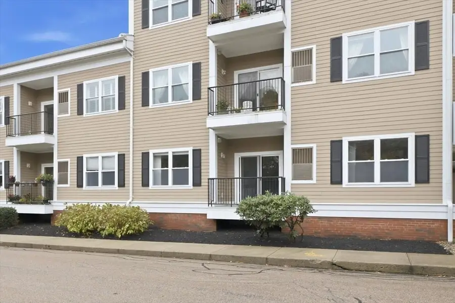 989 East St #115, Dedham, MA 02026 - #3