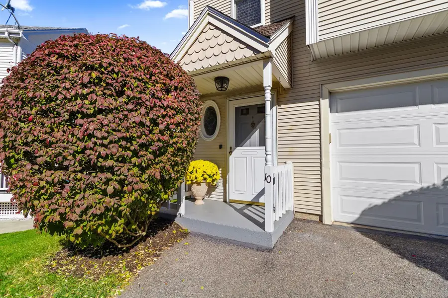 10 Eugene St #10, Lowell, MA 01852 - #2