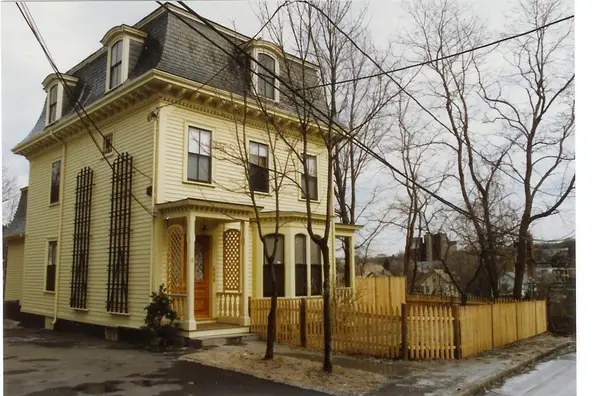 6 Oakdale St, Boston, MA 02130