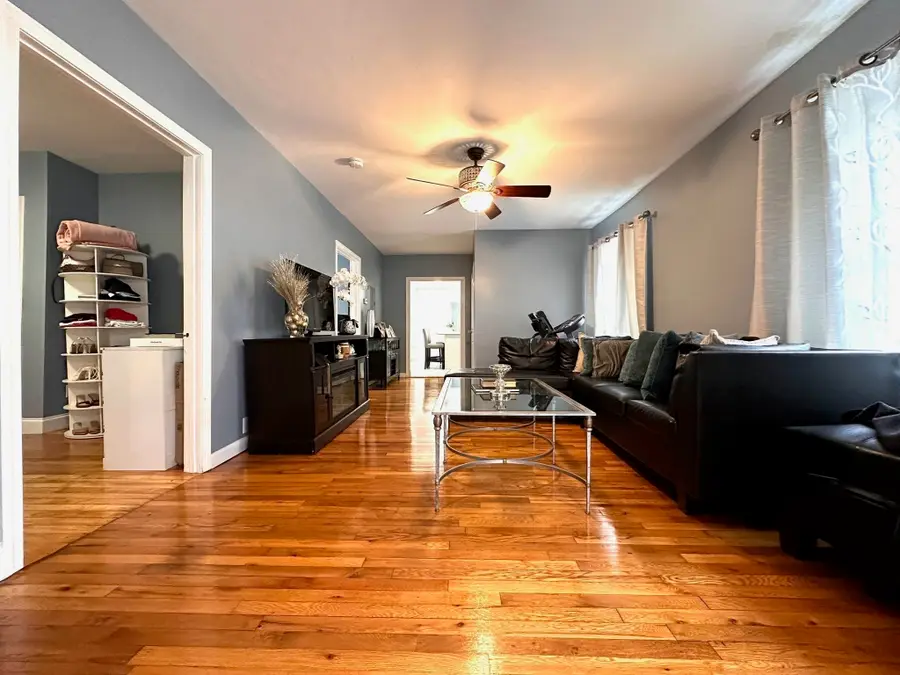 12 Hobson Ave, Wilmington, MA 01887 - #3