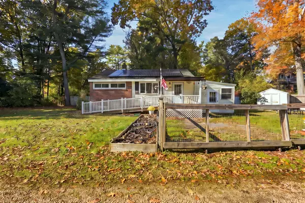 48 Poole Rd, Belchertown, MA 01007