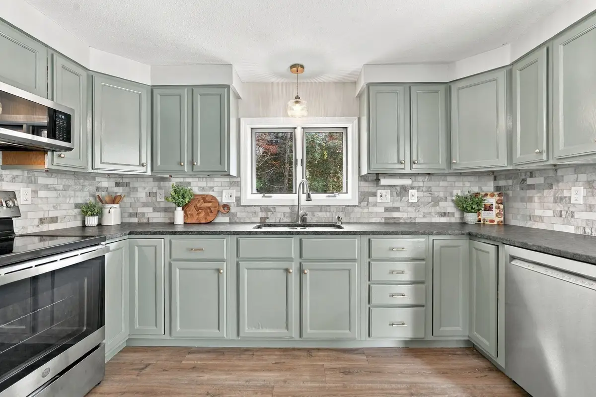 43 Oliver St, Easthampton, MA 01027 - #1