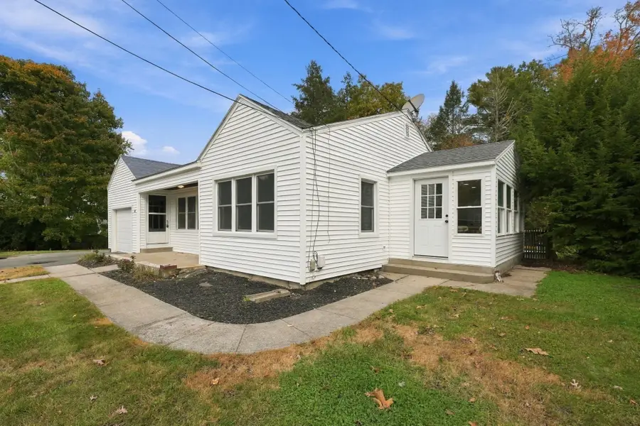 43 Oliver St, Easthampton, MA 01027 - #3