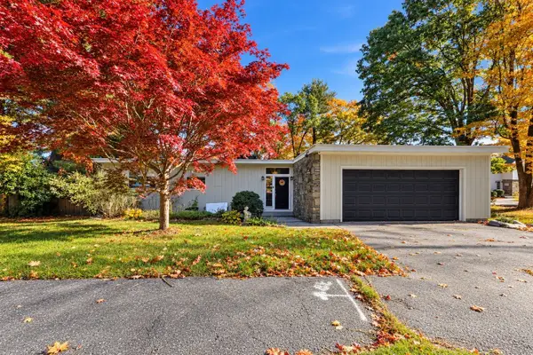 11 Forest Hill Dr, Worcester, MA 01609