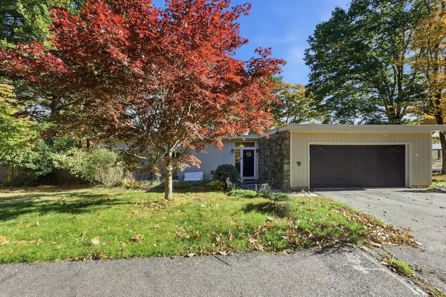 11 Forest Hill Dr, Worcester, MA 01609 - #2