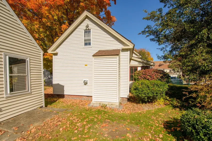 3 Fletcher St, Ayer, MA 01432 - #2