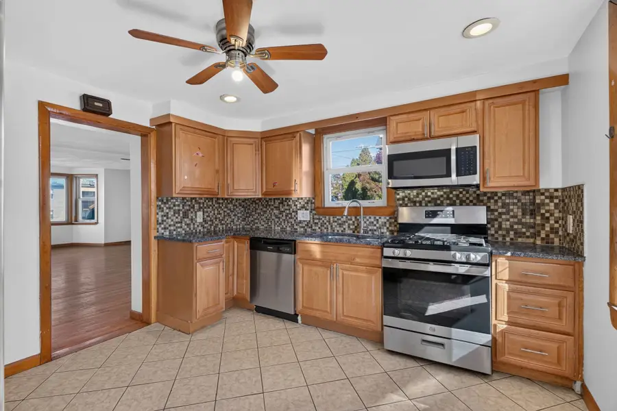 108 Madison St, Malden, MA 02148 - #3
