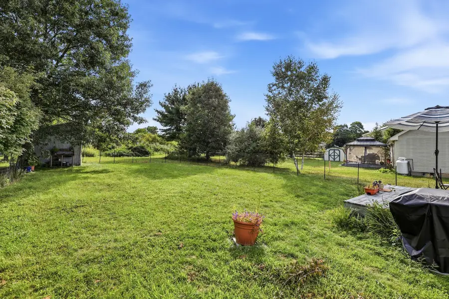 9 Sarah Ln, Belchertown, MA 01007 - #3
