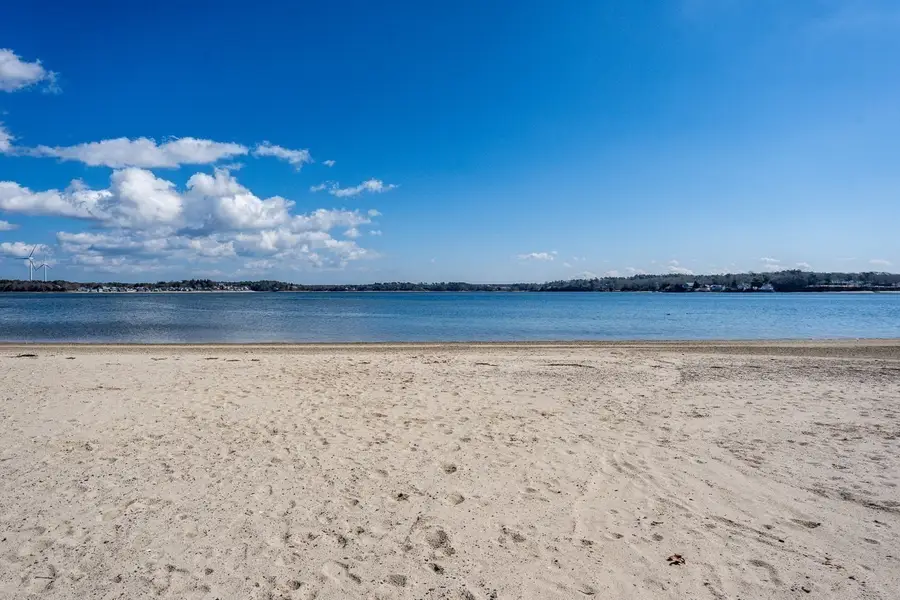 8 Bungalow Ln, Wareham, MA 02532 - #3