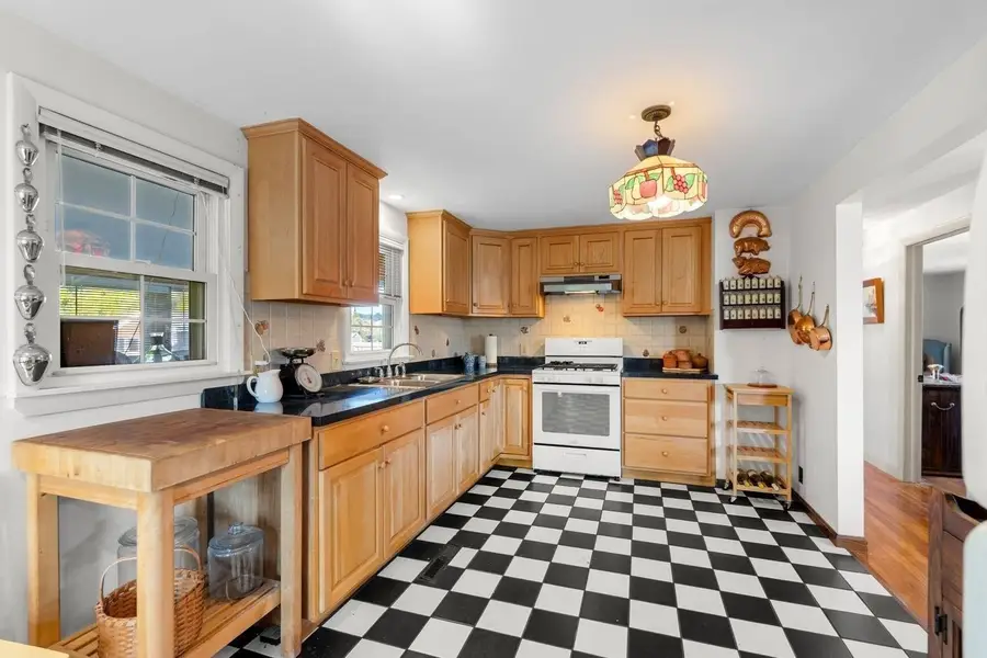232 Market Street, Amesbury, MA 01913 - #2