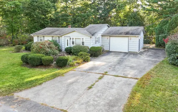 2 Homestead Rd, Middleboro, MA 02346