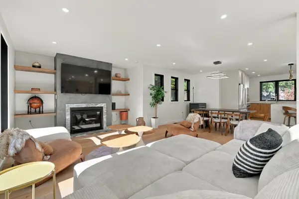 8 Noanett Rd, Needham, MA 02494