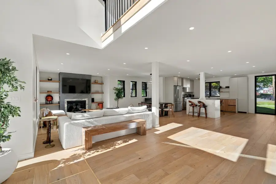 8 Noanett Rd, Needham, MA 02494 - #2