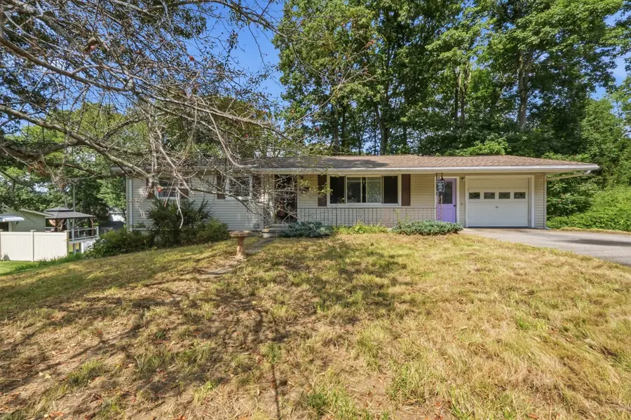 8 Tanglewood Road, Leicester, MA 01524 - #3