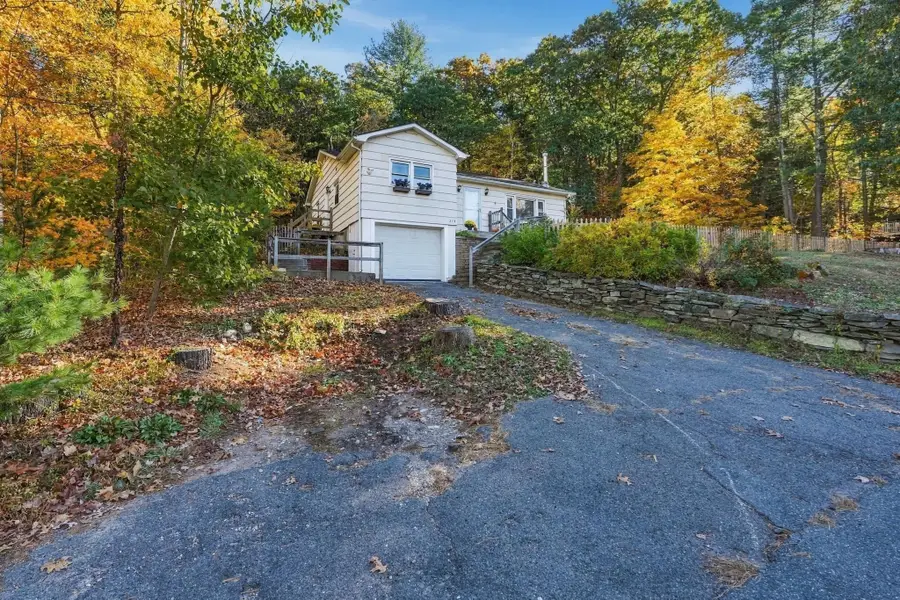 214 Federal St, Belchertown, MA 01007 - #3