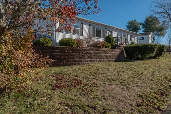 9 Headlands Dr, Plymouth, MA 02360