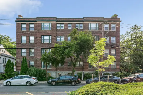 52 Garden St #B2, Cambridge, MA 02138