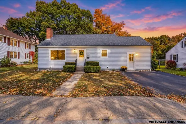 209 West Hollis St, Nashua, NH 03060