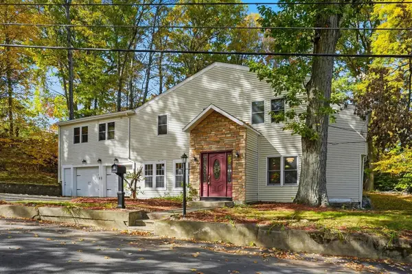 17 Pathwood Ave, Burlington, MA 01803