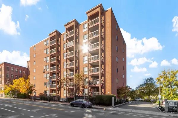 60 Rantoul Street #403, Beverly, MA 01915