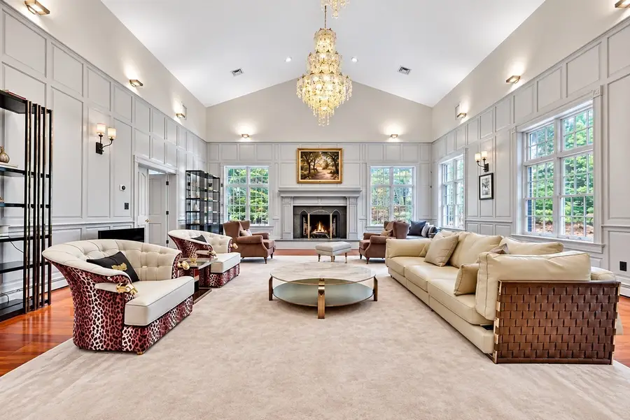 451 Wellesley St, Weston, MA 02493 - #2