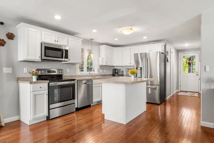 72 Hoover St, Taunton, MA 02780 - #2